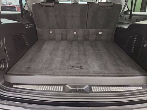 Used 2020 Chevrolet Suburban Premier AWD/4WD image 45