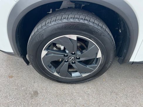 Used 2024 Nissan Rogue SV AWD/4WD image 13