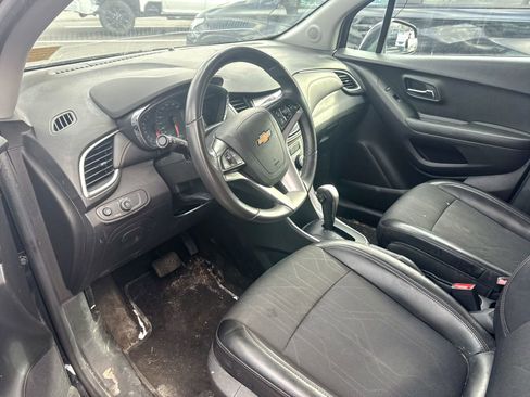 Certified 2022 Chevrolet Trax LT w/ LT Convenience Package image 10