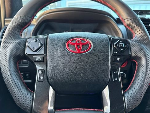 Used 2021 Toyota 4Runner TRD Off-Road Premium w/ Moonroof Package AWD/4WD image 22