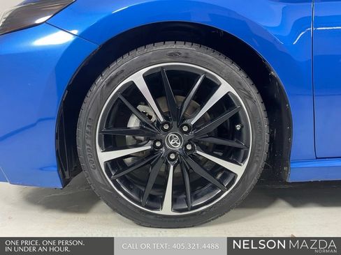 Used 2019 Toyota Camry XSE w/ Navigation Package FWD image 10