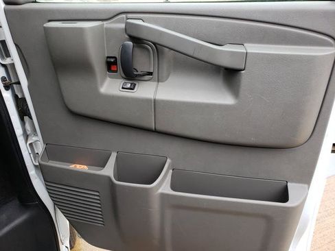 Used 2017 Chevrolet Express 3500 LT w/ LT Preferred Equipment Group image 17