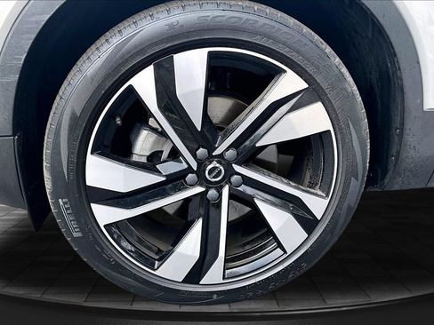 Used 2023 Volvo XC40 B4 Ultimate w/ Protection Package Premier FWD image 36