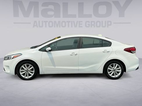 Used 2017 Kia Forte LX w/ LX Popular Package FWD image 2