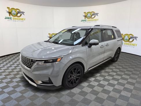 Used 2024 Kia Carnival SX FWD image 4