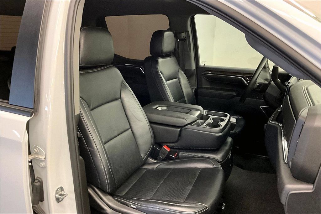 Used 2024 Chevrolet Silverado 1500 RST AWD/4WD image 6