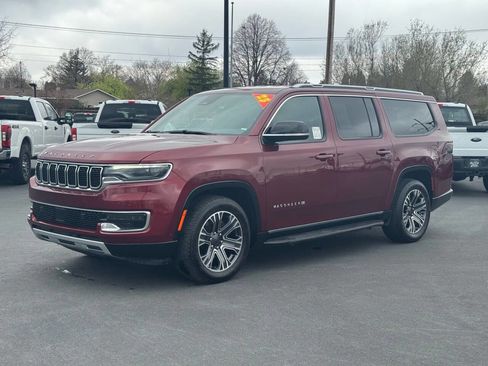 Used 2023 Jeep Wagoneer L Series II AWD/4WD image 14