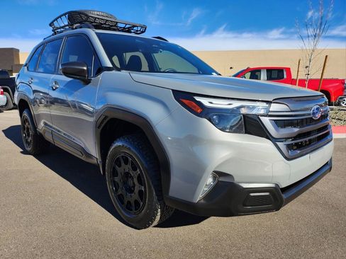 Used 2025 Subaru Forester Premium w/ Convenience Package #2 image 2