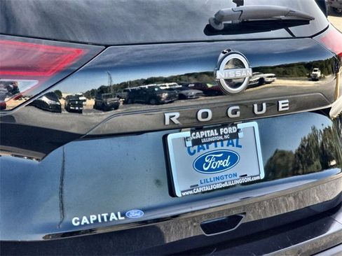 Used 2024 Nissan Rogue S image 15