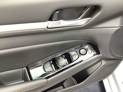 New 2025 Nissan Altima 2.5 SR w/ SR Premium Package image 23