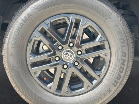 Used 2023 Toyota Sequoia SR5 w/ SR5 Premium Package AWD/4WD image 31