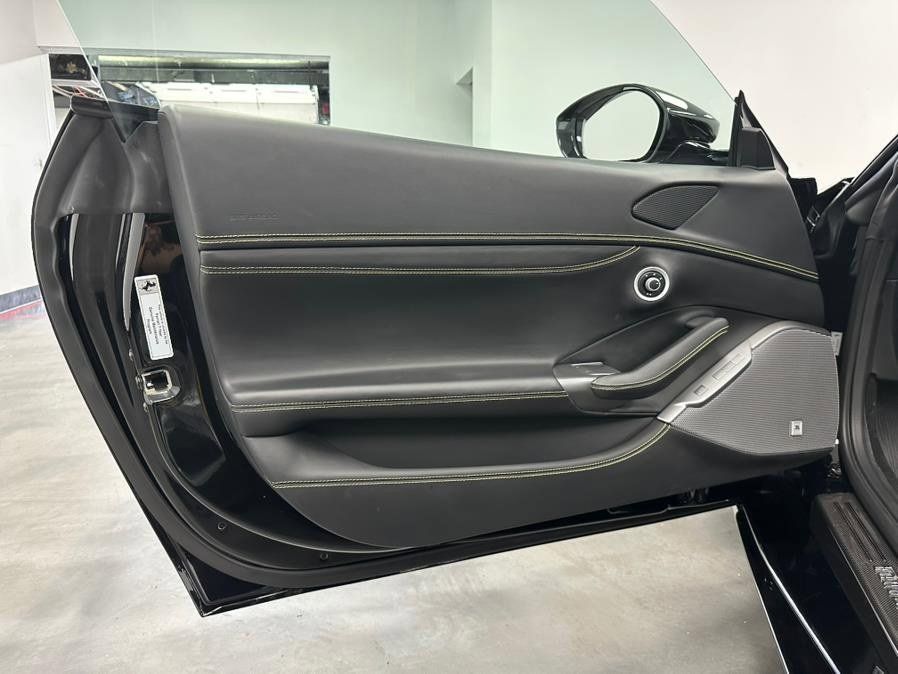 Used 2019 Ferrari Portofino RWD image 49