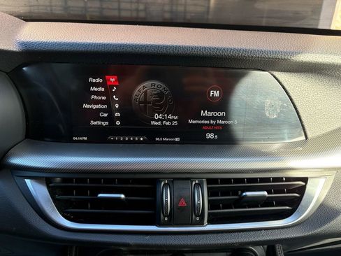 Used 2018 Alfa Romeo Stelvio Ti Sport image 41