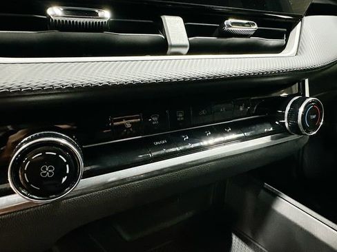 New 2026 Chevrolet Equinox LT w/ Safety and Technology Package FWD image 19