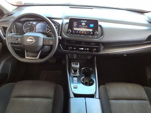 Used 2025 Nissan Rogue SV FWD image 19
