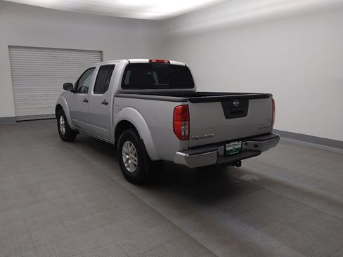 Used 2019 Nissan Frontier SV image 5