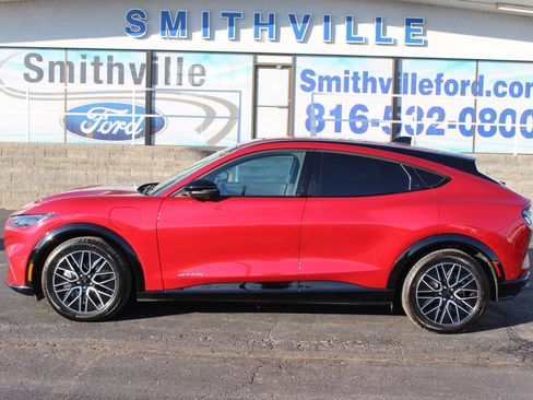 Used 2024 Ford Mustang Mach-E Premium image 5