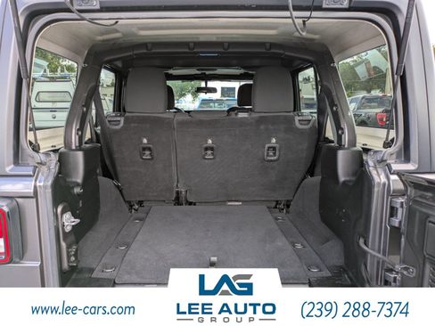 Used 2018 Jeep Wrangler Unlimited Sport S AWD/4WD image 11