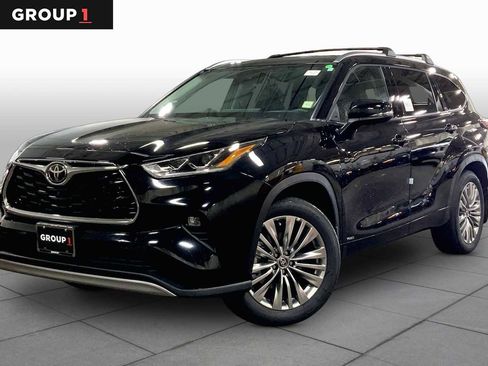 New 2026 Toyota Highlander Platinum AWD/4WD image 1