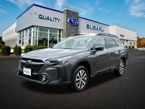 Used 2024 Subaru Outback Premium AWD/4WD image 1