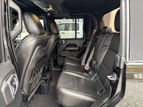 Used 2020 Jeep Gladiator Rubicon w/ Advanced Safety Group image 17