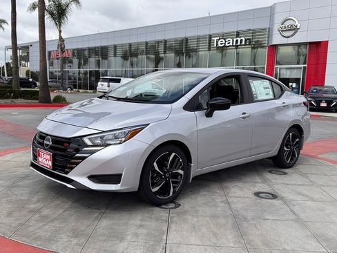 New 2025 Nissan Versa SR w/ Trunk Package image 4