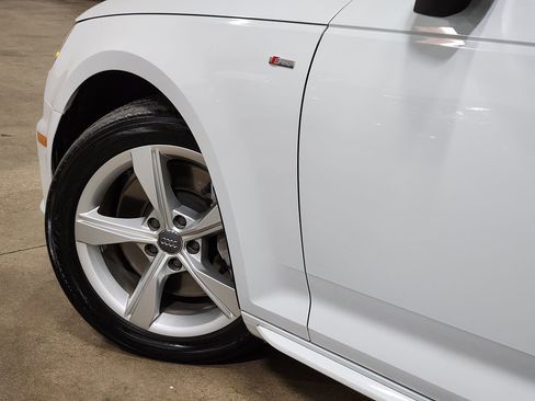 Used 2019 Audi A4 2.0T Premium w/ Convenience Package image 23
