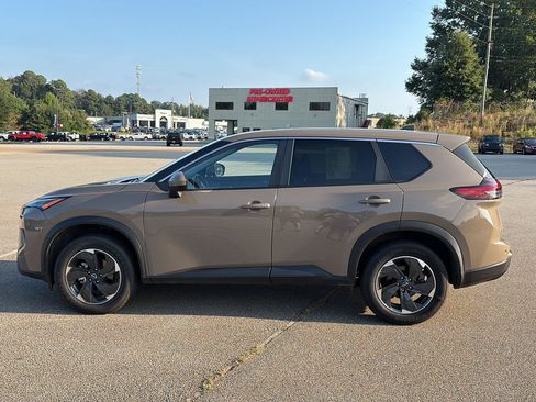 Used 2025 Nissan Rogue SV FWD image 5
