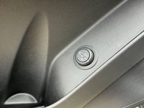 Used 2024 Chevrolet Equinox LT w/ LPO, Floor Liner Package AWD/4WD image 27