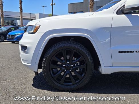 Used 2019 Jeep Grand Cherokee Altitude RWD image 9