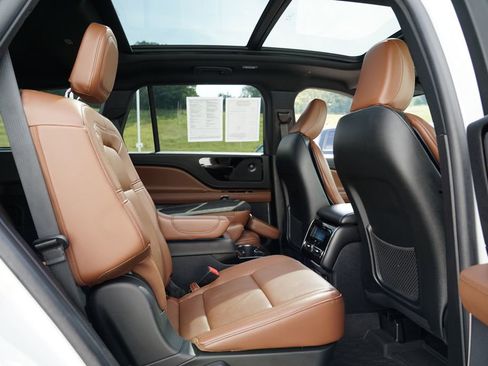 Used 2022 Lincoln Aviator Grand Touring w/ Equipment Group 301A image 30