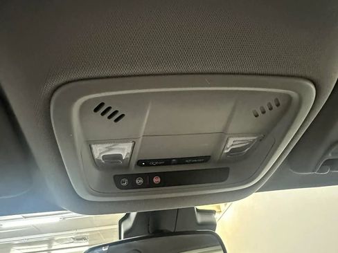 Used 2017 Chevrolet Volt LT w/ Comfort Package image 53