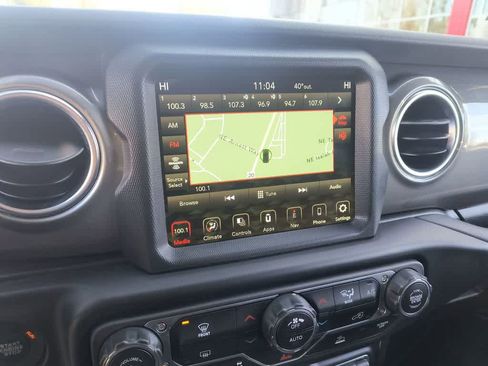 Used 2023 Jeep Wrangler Sahara image 16