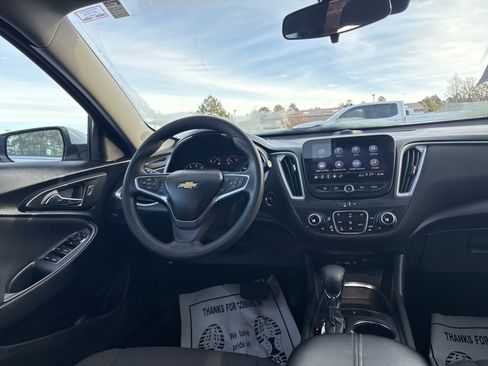 Used 2023 Chevrolet Malibu LT image 3