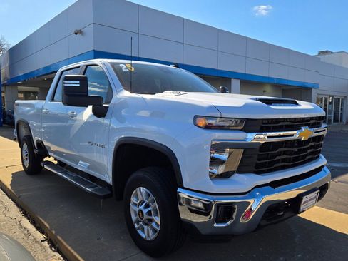 Certified 2025 Chevrolet Silverado 2500 LT w/ Convenience Package AWD/4WD image 3