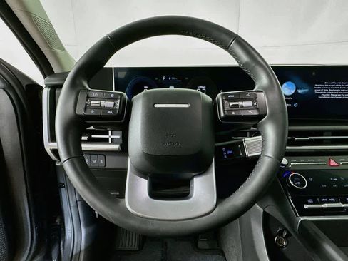 Used 2025 Hyundai Santa Fe SEL FWD image 15
