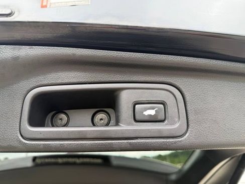 Used 2017 Honda Pilot Touring image 18