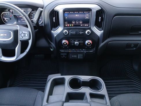 Used 2020 GMC Sierra 1500 SLE w/ SLE Value Package AWD/4WD image 3