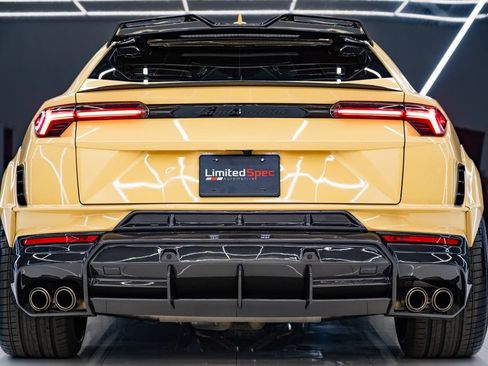Used 2023 Lamborghini Urus Performante AWD/4WD image 31
