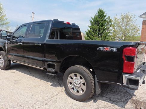 Used 2023 Ford F350 Lariat w/ Lariat Ultimate Package AWD/4WD image 2