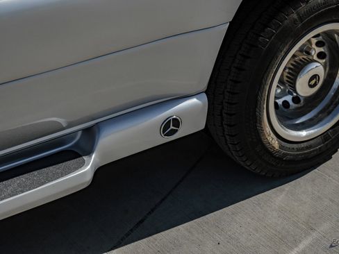 Used 2023 Mercedes-Benz Sprinter 3500 w/ Parking Package image 31