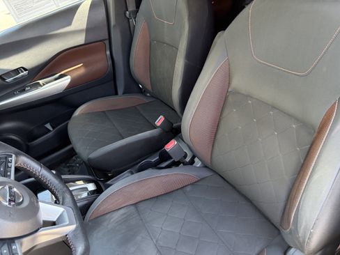 Used 2020 Nissan Kicks SR FWD image 18