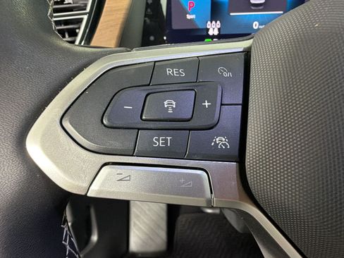 Used 2026 Volkswagen Atlas SE w/ Black Wheel Package FWD image 16