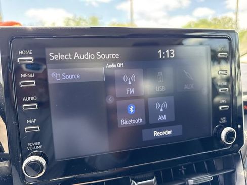 Used 2020 Toyota Corolla LE FWD image 16