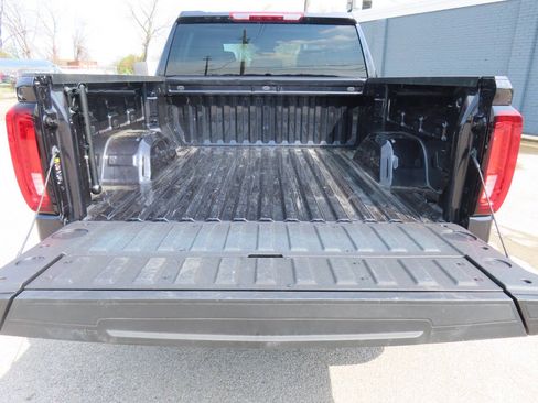 Used 2025 GMC Sierra 1500 SLT AWD/4WD image 15