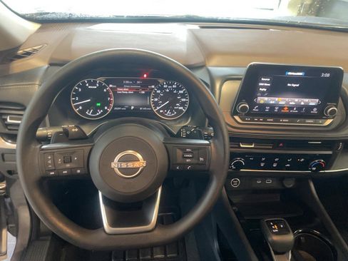 Used 2023 Nissan Rogue S image 12
