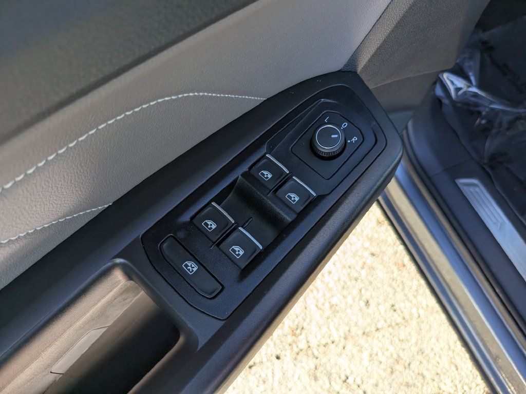 Certified 2023 Volkswagen Atlas SE w/ Panoramic Sunroof Package FWD image 17