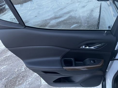 Certified 2023 GMC Acadia SLE image 26