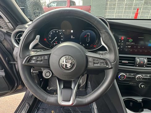 Used 2024 Alfa Romeo Giulia Veloce image 26