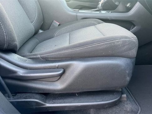 Used 2023 Chevrolet Traverse LT image 24